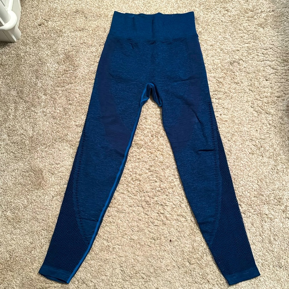 Victoria’s Secret Pink leggings. Size S.